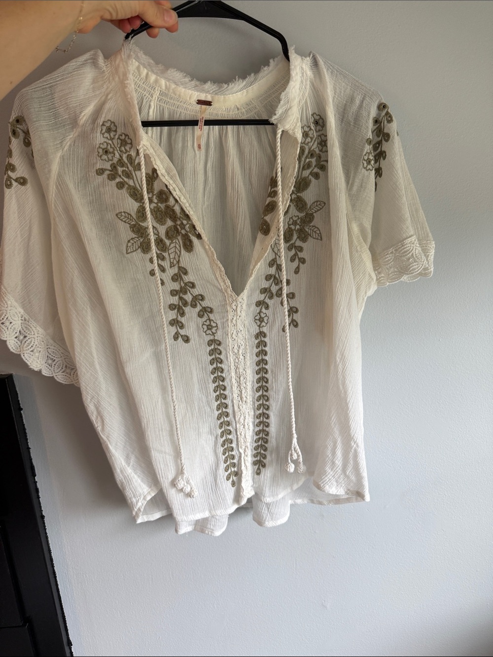 Boho Embroidered V-Neck Peasant Top in Cream